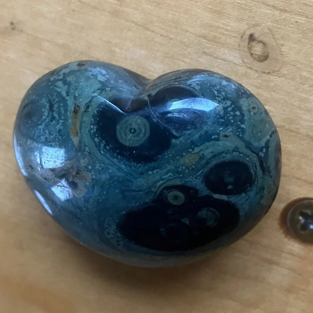 ✨ Rare Kambaba Jasper Polished Heart – Ancient Fossil Stone
